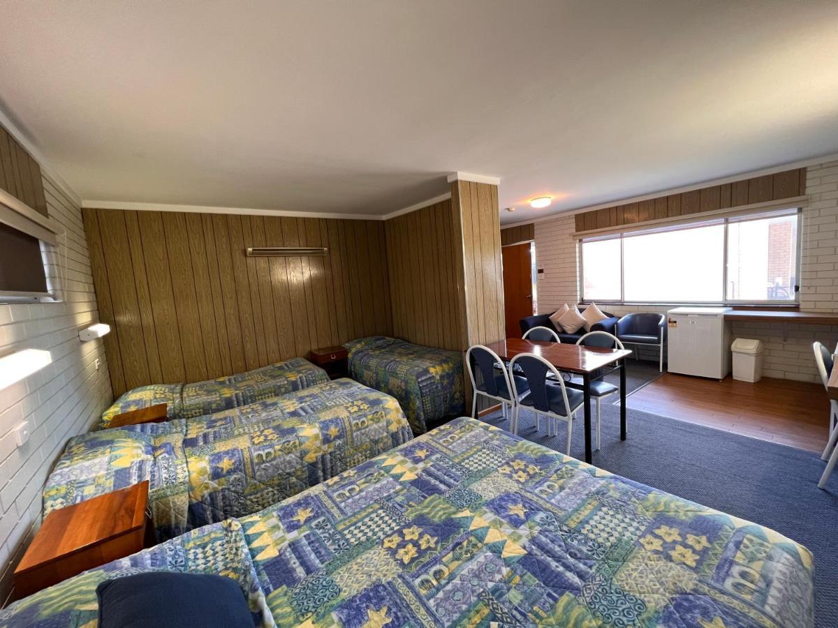 Sturt Motel Balranald Extérieur photo